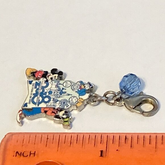 Walt Disney Fab 5 ClipOn Charm Mickey Mouse Goofy Donald Duck 2018 Magic Kingdom - Picture 10 of 10
